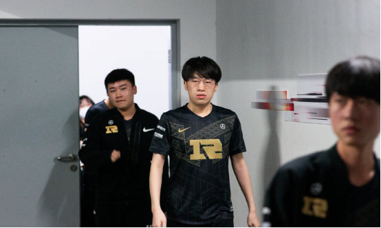 的表现无疑 的表现无疑